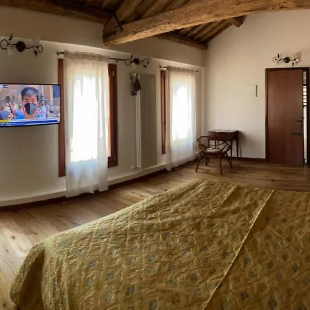 Проживание в семье Iside Целарино