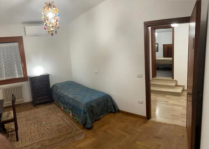 Iside בית אירוח *